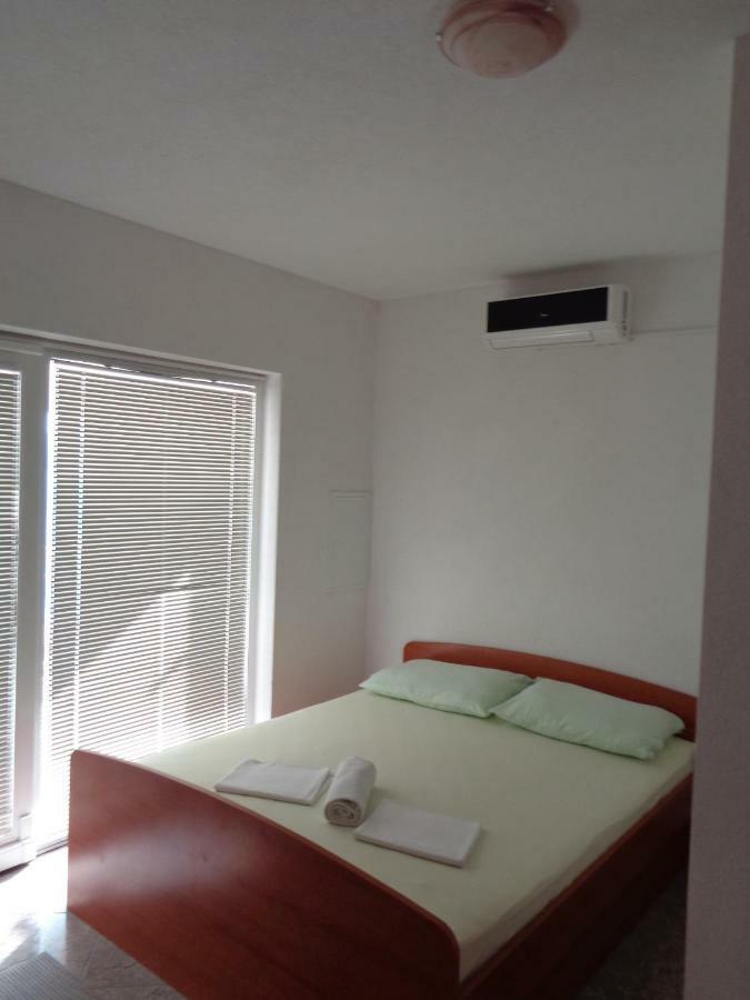 Apartments Rados Локва-Рогозница Экстерьер фото