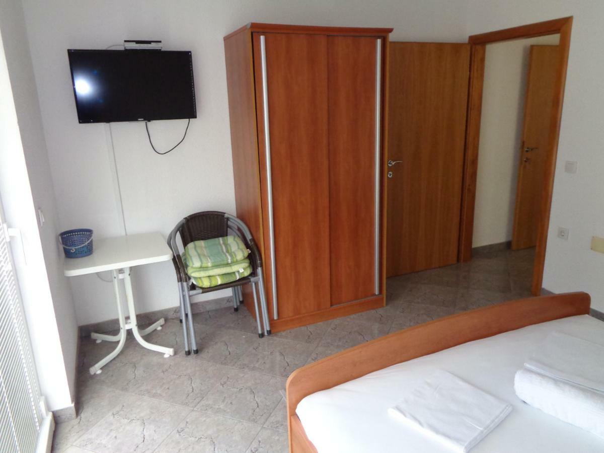 Apartments Rados Локва-Рогозница Экстерьер фото