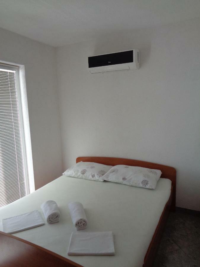 Apartments Rados Локва-Рогозница Экстерьер фото