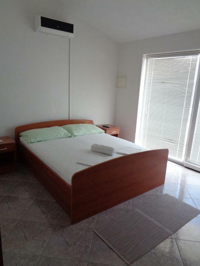 Apartments Rados Локва-Рогозница Экстерьер фото